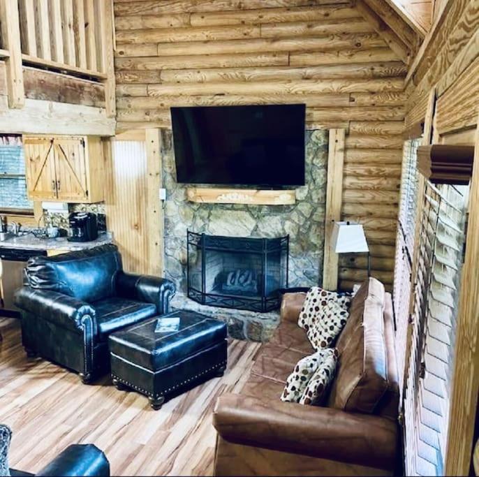 Rustic Black Bear Cabin Pigeon Forge Kültér fotó
